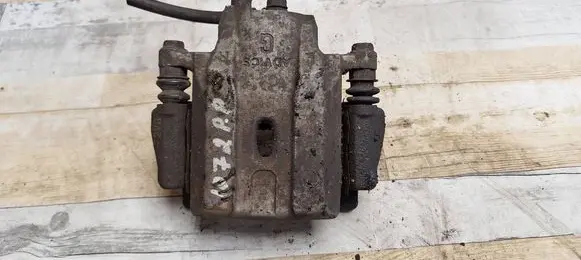 Toyota Prius (NHW20) Front brake caliper