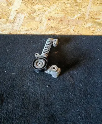 Volvo S90, V90 Alternator belt tensioner 
