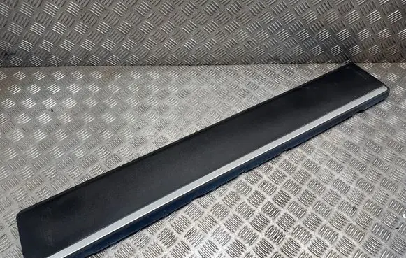 Volvo XC70 Front door trim (molding) 31276153