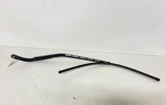 Peugeot 307 Windshield/front glass wiper blade 9656189380