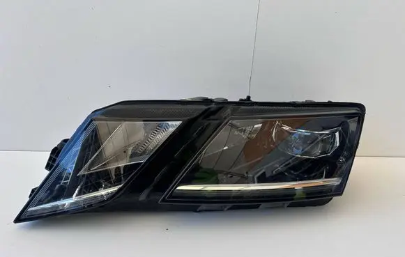 Skoda Octavia Mk3 (5E) Headlight/headlamp 5E1941015E