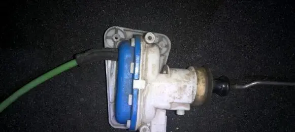 Audi 80 90 S2 B4 Central locking vacuum pump 893862123