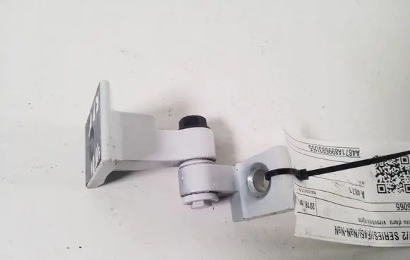 BMW 2 F46 Front door upper hinge 7246065