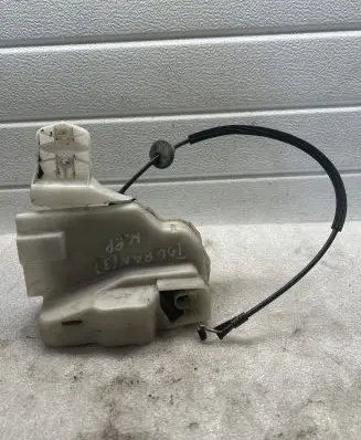Volkswagen Touran I Coupe door lock (next to the handle) 840299001A