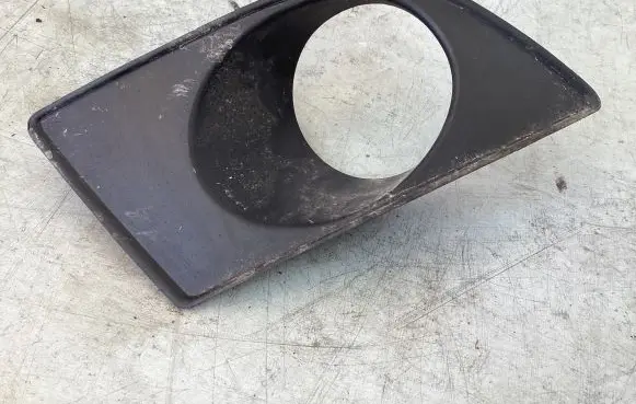 Ford Galaxy Front fog light trim/grill 17B968