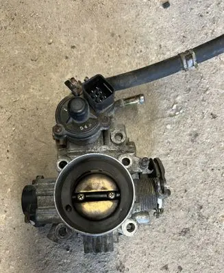 Mitsubishi Carisma Throttle valve