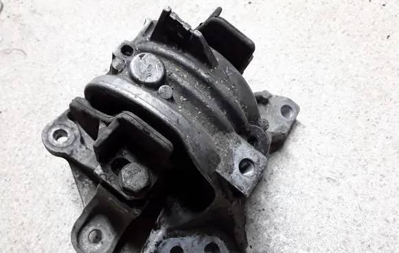 Peugeot 407 Engine mount bracket 326B37