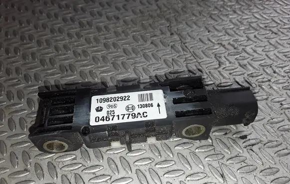 Chrysler Voyager Airbag deployment crash/impact sensor 1098202922 04671779AC