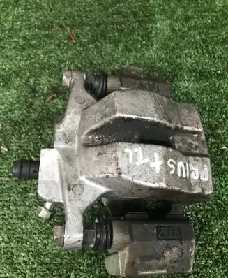 Toyota Prius+ (ZVW40) Rear brake caliper