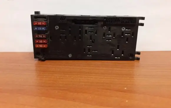 Mercedes-Benz E W210 Fuse box set 4209 0005401050