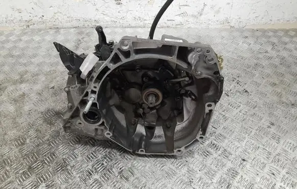 Renault Captur Manual 5 speed gearbox JR5062
