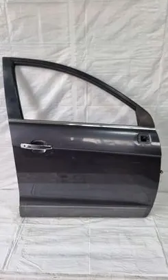 Chevrolet Captiva Front door