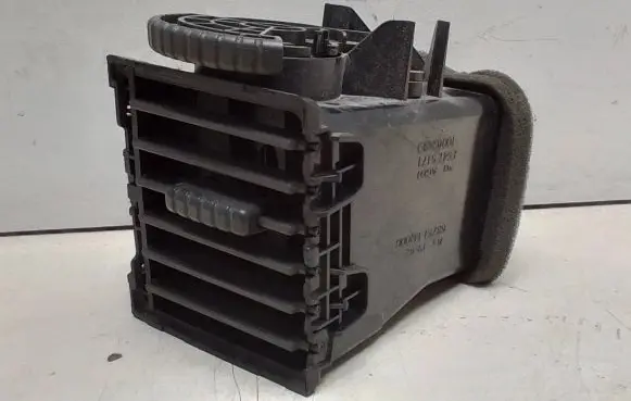Nissan X-Trail T30 Dash center air vent grill 68751EQ000