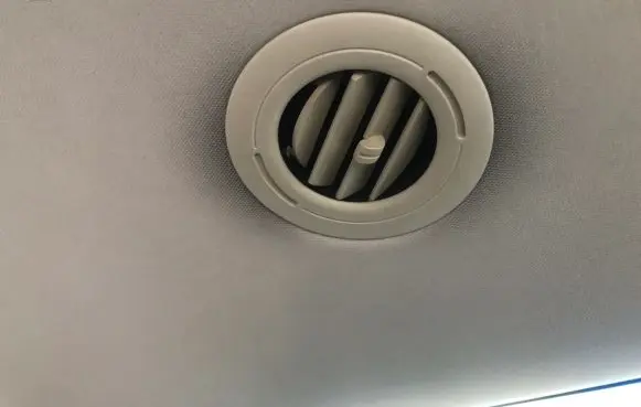 Chrysler Grand Voyager V Air vent grill in roof 