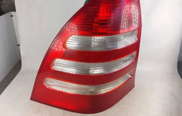 Mercedes-Benz C W203 Rear/tail lights ULO3313