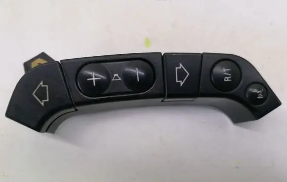 BMW 3 E46 Steering wheel buttons/switches 6903397 10336077901