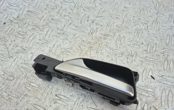 Mercedes-Benz ML W166 Front door interior handle A1667600561