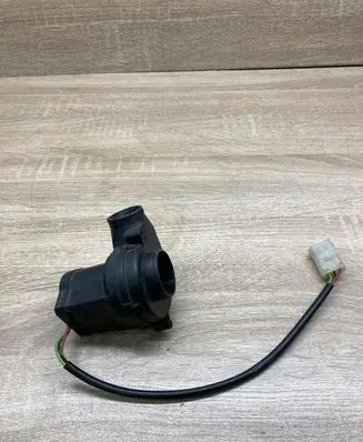 BMW 5 E39 Engine control unit/module fan 1745182 013002831