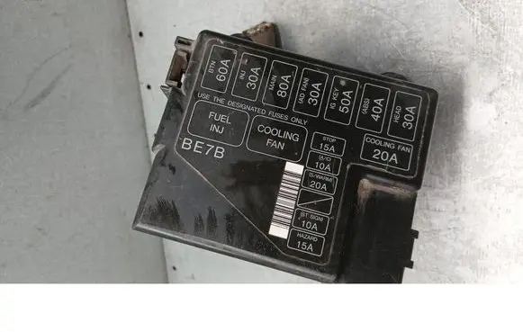 Mazda 323 F Fuse box set 72543033
