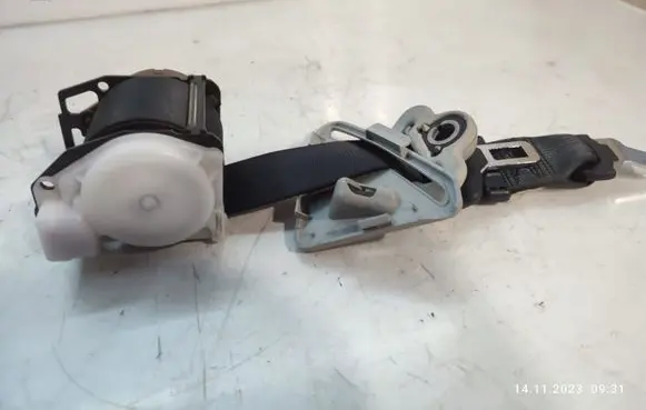 Nissan Qashqai+2 Third row seat belt 89845EY10A