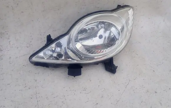 Peugeot 107 Headlight/headlamp