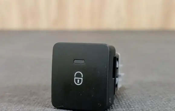 Mercedes-Benz Citan W415 Central locking switch button 252104500R