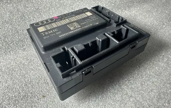 Audi Q7 4L Door control unit/module 4F0959792B 4F0910793B
