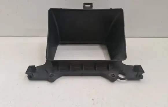 Audi Q7 4M Air intake duct part 4M2819904