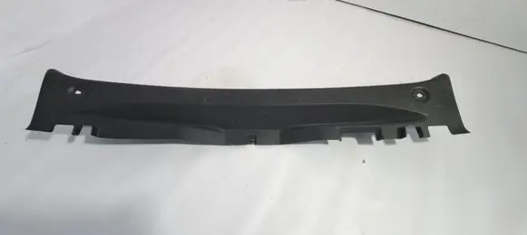 Trunk/boot sill cover protection