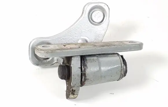 Mercedes-Benz E W212 Front door lower hinge A2047201737