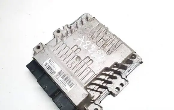 Peugeot 508 Engine control unit/module s180123001e 9676760880