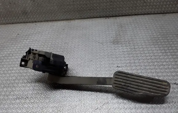 Volvo V70 Accelerator throttle pedal 9496822