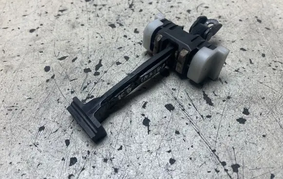 Opel Insignia A Rear door check strap stopper 13229108