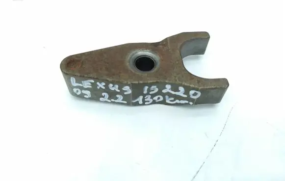 Lexus IS 220D-250-350 Fuel Injector clamp holder