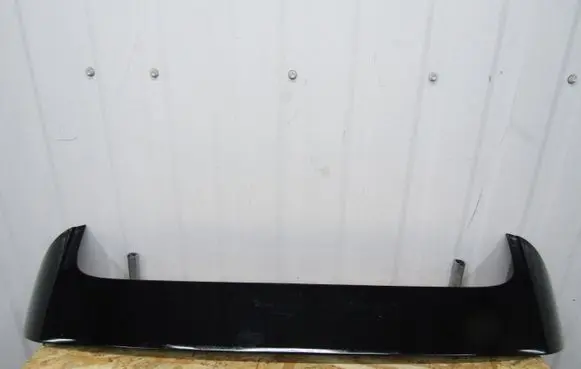 Tailgate/trunk spoiler