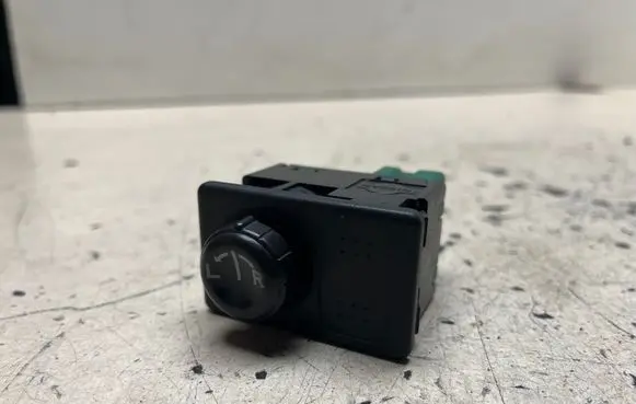Nissan Primera Wing mirror switch 