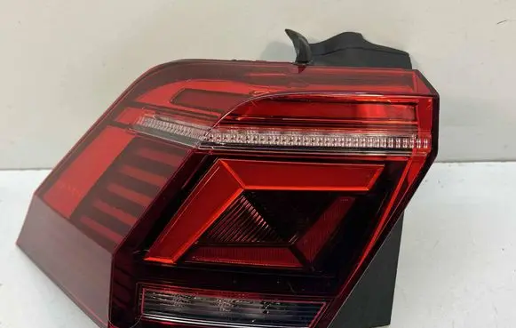 Volkswagen Tiguan Rear/tail lights 5NA945207J 0021488208