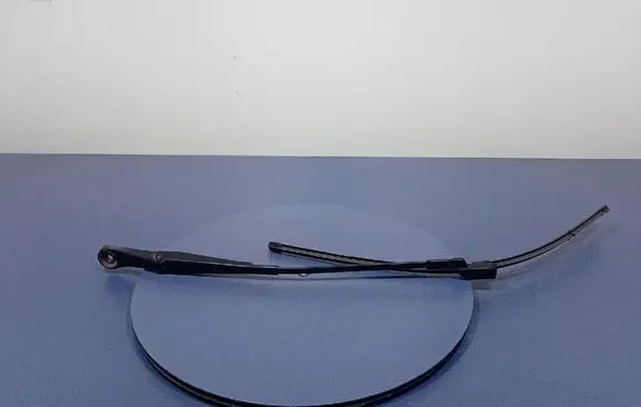 Opel Zafira C Front wiper blade arm 20812594