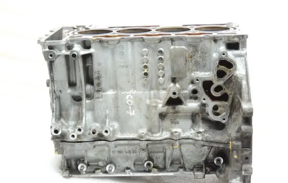 Mini One - Cooper Coupe R56 Engine block 11110413244 0413244