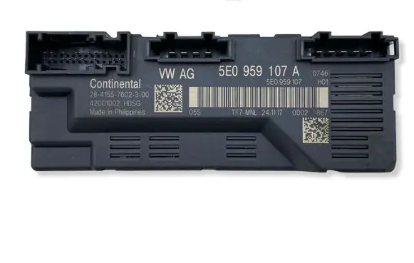 Skoda Octavia Mk3 (5E) Tailgate/trunk control unit/module 5E0959107A