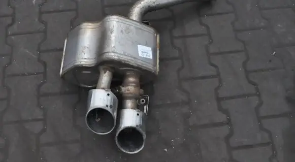 Maserati Ghibli Rear muffler/silencer tail pipe 670030856