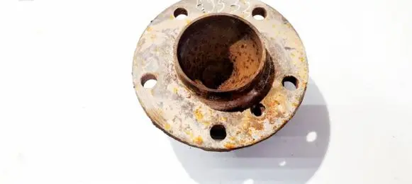 Front wheel hub