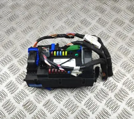 Fiat 500E Central body control module 00521931830 52193183