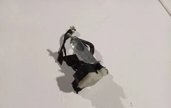 Toyota Avensis T270 Central locking motor 8066202306110039