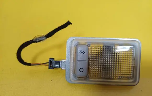 Ford Mondeo Mk III Rear seat light