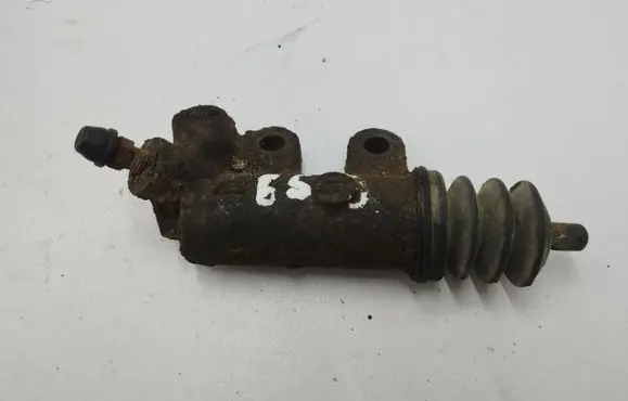 Toyota Avensis T250 Clutch slave cylinder 
