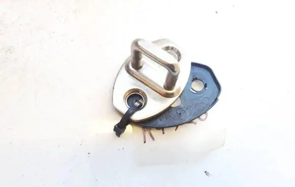 Skoda Superb B6 (3T) Front door lock loop/hook striker 3c0837033c