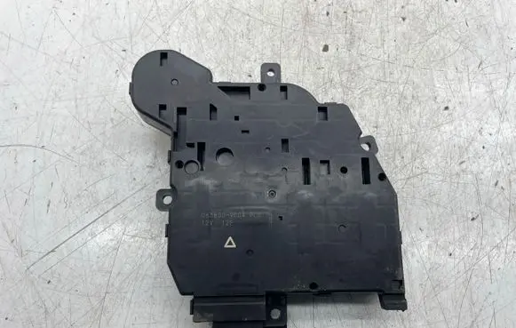 Toyota RAV 4 (XA50) Air flap motor/actuator 0638009004