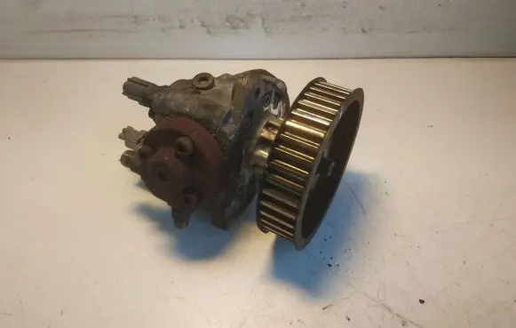 Toyota Avensis T250 Fuel injection high pressure pump 221000G010