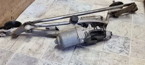 Toyota Auris 150 Front wiper linkage and motor 8511002190 1593000831